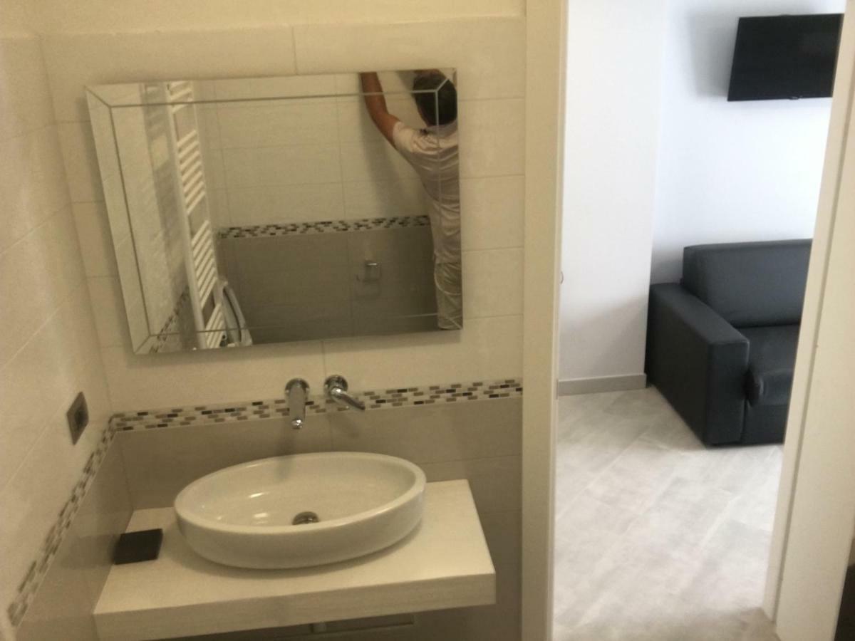 Le Divine Di Via Olivieri - Reception Via Xxv Aprile 5 Hotel Леванто Екстериор снимка